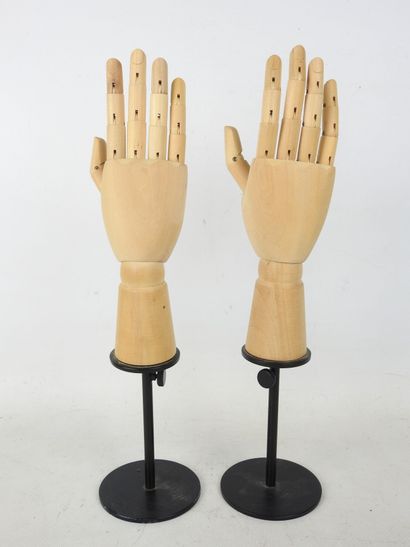 TWO HANDS for painter, articulated, in wood...