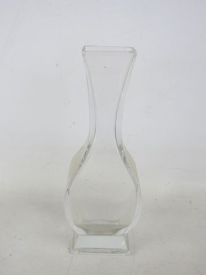 BACCARAT: Square baluster crystal vase. H:...