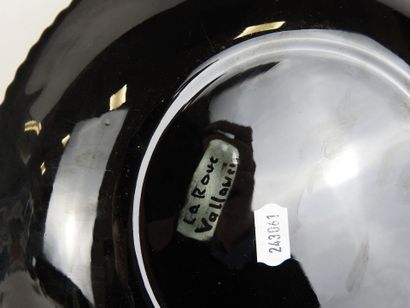 VALLAURIS - La ROUE: Earthenware plate decorated...