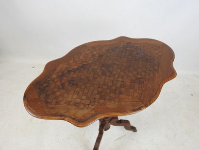 Wooden violin-shaped GUERIDON with folding...