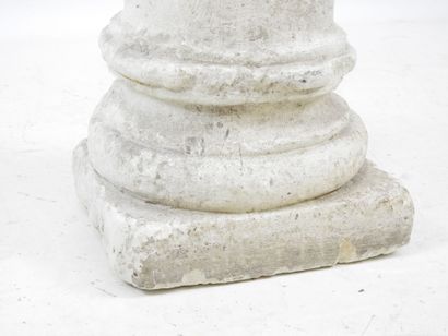 COLUMN SHAFT in beige stone. H. 121 cm.