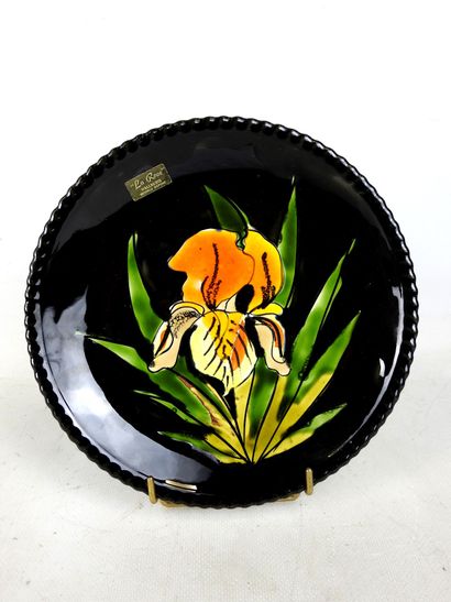 VALLAURIS - La ROUE: Earthenware plate decorated...