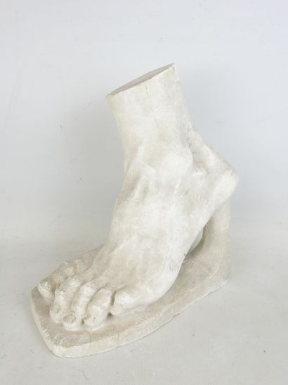 MORTUARY MASK in plaster. 20 x 14 cm. Attached...