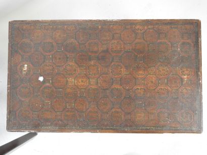 CHINA (in the taste of) : Pair of low tables...