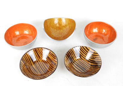 SARREGUEMINES: Pair of earthenware dishes...