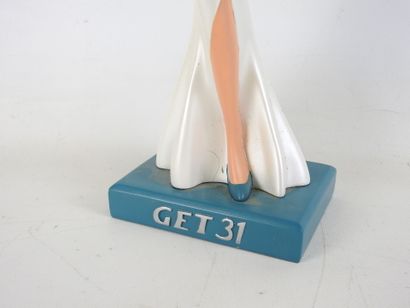GET 31: Advertising pin-up in polychrome...