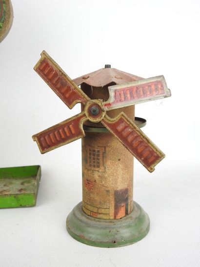 FOUR TOYS: LR railroad floor lamp in lacquered...