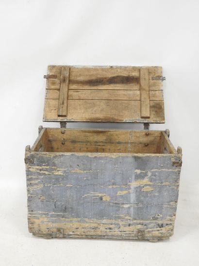 LA PETROLENNE: Blue lacquered wood trunk...