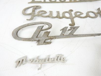 TWELVE automotive PLATES and INSIGNES including:...