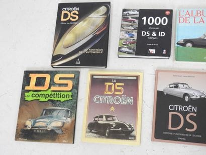 CITROEN: Eight books on the brand's DS model,...