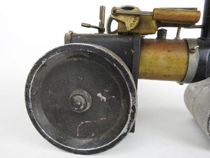 MAMOD (England): Steamroller vehicle in black...