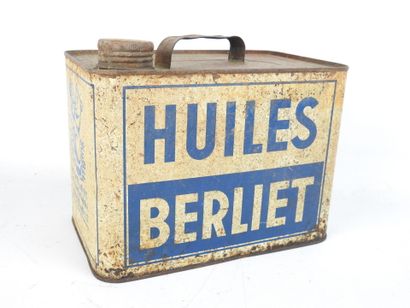 BERLIET: Oil can in lithographed sheet metal....