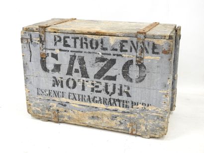 LA PETROLENNE: Blue lacquered wood trunk...