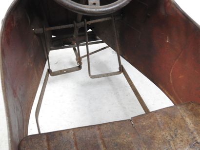 PEDAL CAR in red painted sheet metal. H:...