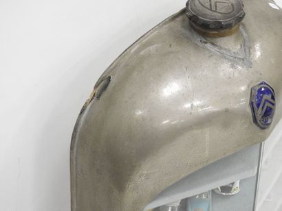 CITROEN -CALANDRE in partially enamelled...