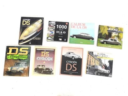 CITROEN: Eight books on the brand's DS model,...