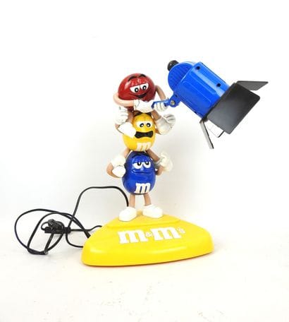 M&MS: Vintage advertising lamp in three-color...