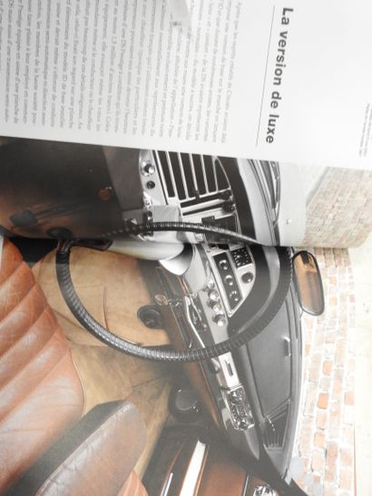 CITROEN: Eight books on the brand's DS model,...