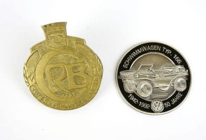 CLUB RETROMOBILE DU BERRY: Gilt bronze medal....