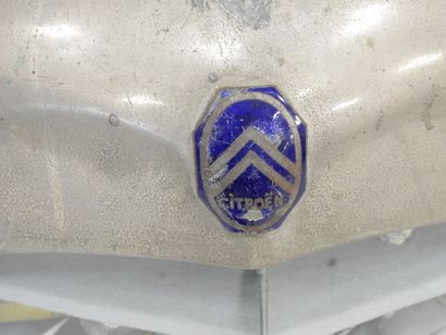 CITROEN -CALANDRE in partially enamelled...
