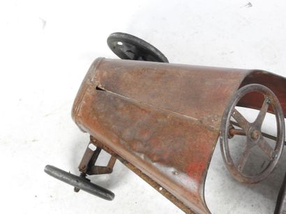 PEDAL CAR in red painted sheet metal. H:...