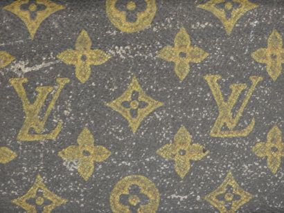 Louis VUITTON - 1 rue Sribe, Paris
Malle...