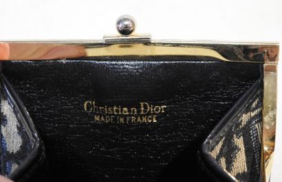 Christian DIOR
Porte monnaie de forme rectangulaire,...