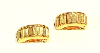 Nina RICCI
Pair of gold-plated metal earrings...