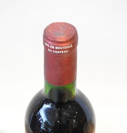 1 bottle
Château Petrus - Pomerol - 1971
Minor...