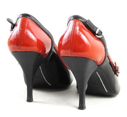 Kurt GEIGER
Paire d'escarpins vernis noir...