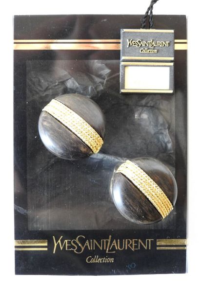 Yves SAINT-LAURENT - Collection
Pair of button...