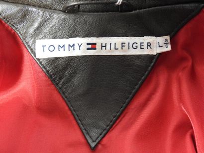 Tommy HILGIFER
Brown leather coat.
Size L.
Wear...