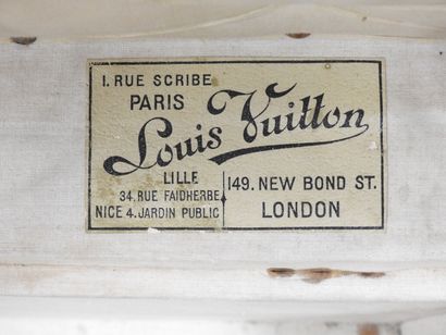 Louis VUITTON - 1 rue Sribe, Paris
Malle...