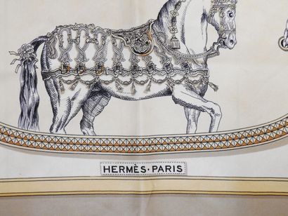 HERMES - Paris
Carré en soie modèle 