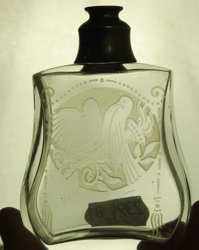 Marcel FRANCK et BACCARAT
Base de flacon...