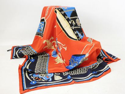 Pierre CARDIN
Foulard en soie à décor de...
