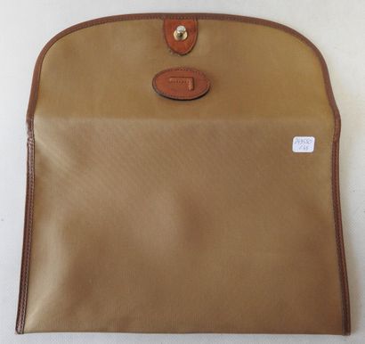 LANCEL - Paris - Collection Élisabeth Arden
Pochette...