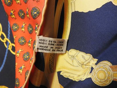 CELINE - Paris
Foulard en soie à décor de...