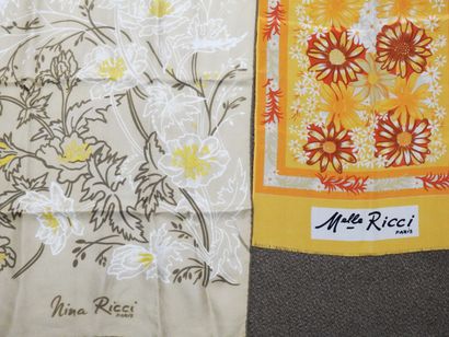 Nina RICCI
Deux écharpes à motifs floraux...