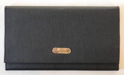 Pierre CARDIN
Black leather wallet.
20 x...