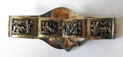 FAR EAST
Opening bracelet with low-titanium...