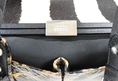 Gianfranco FERRE
Sac à main de femme motif...