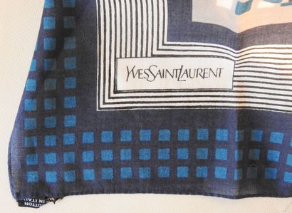Yves SAINT-LAURENT
Cotton square with geometric...