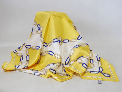 MUST DE CARTIER - Paris
Foulard en soie à...