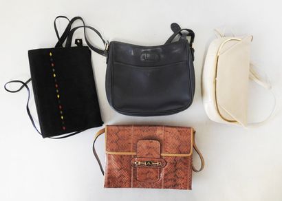 Lot de 4 sacs à main en cuir et textile dont...