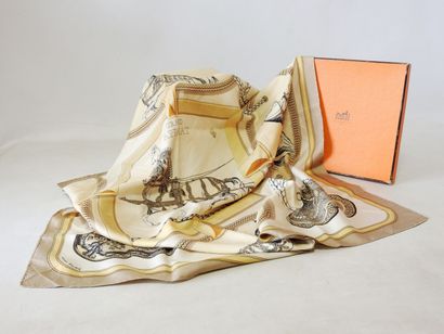 HERMES - Paris
Carré en soie modèle 