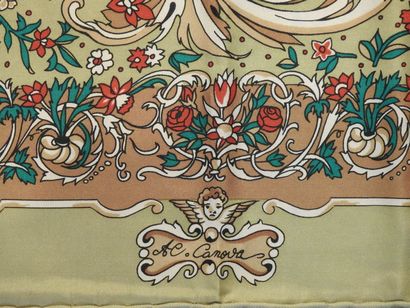 MADELEINE
Silk pouch decorated with a child...