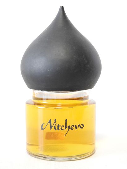 NITCHEVO
Flacon de parfum avec son jus.
H....
