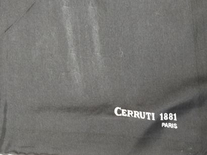Réunion de 3 foulards en soie et crêpe de...