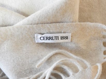 CERRUTI 1881
Ecru wool scarf, monogrammed.
35.5...